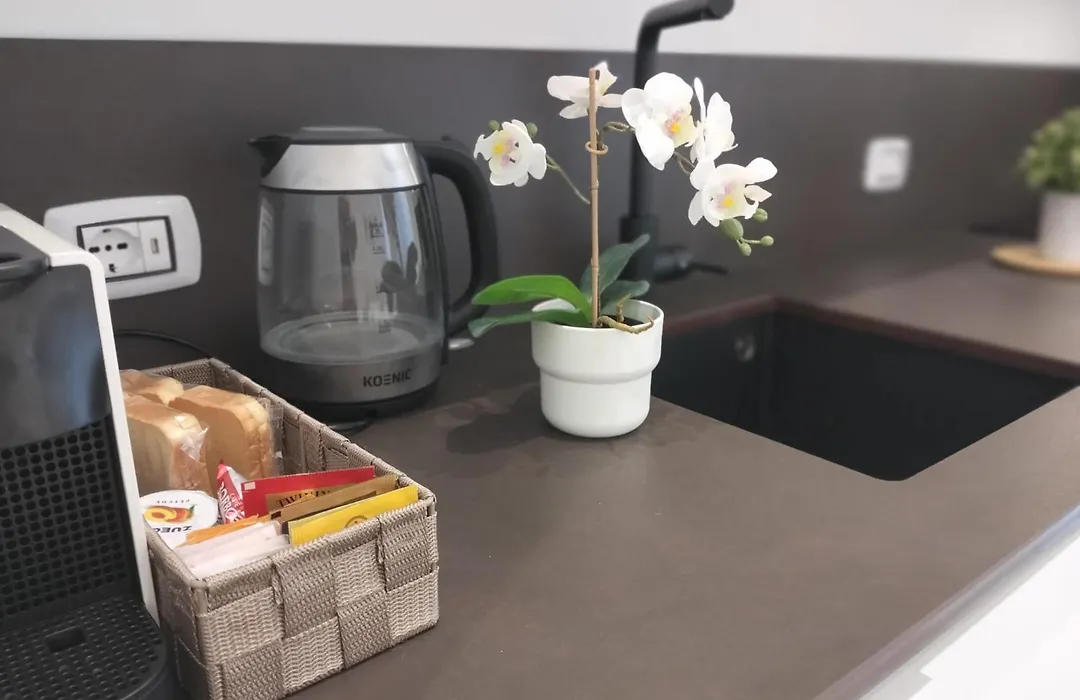 Lily Suite 10-1