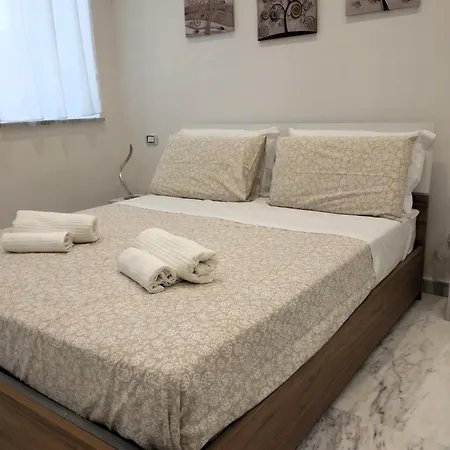 Lily Suite 10-2